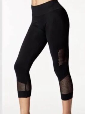 NUX Black Network Capri Active Compression Legging